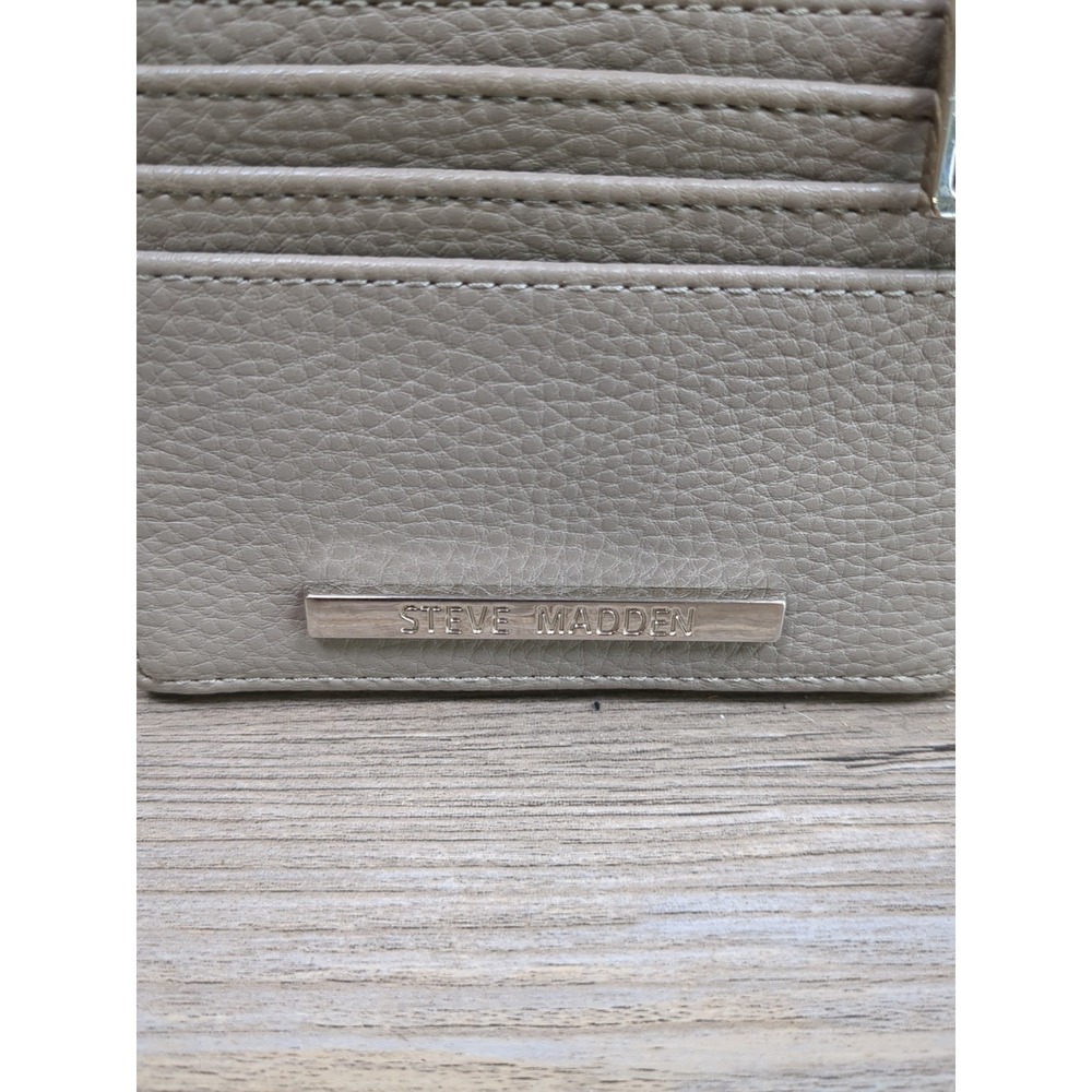 Steve Madden Card Case Small Wallet - Picture 2 of 8